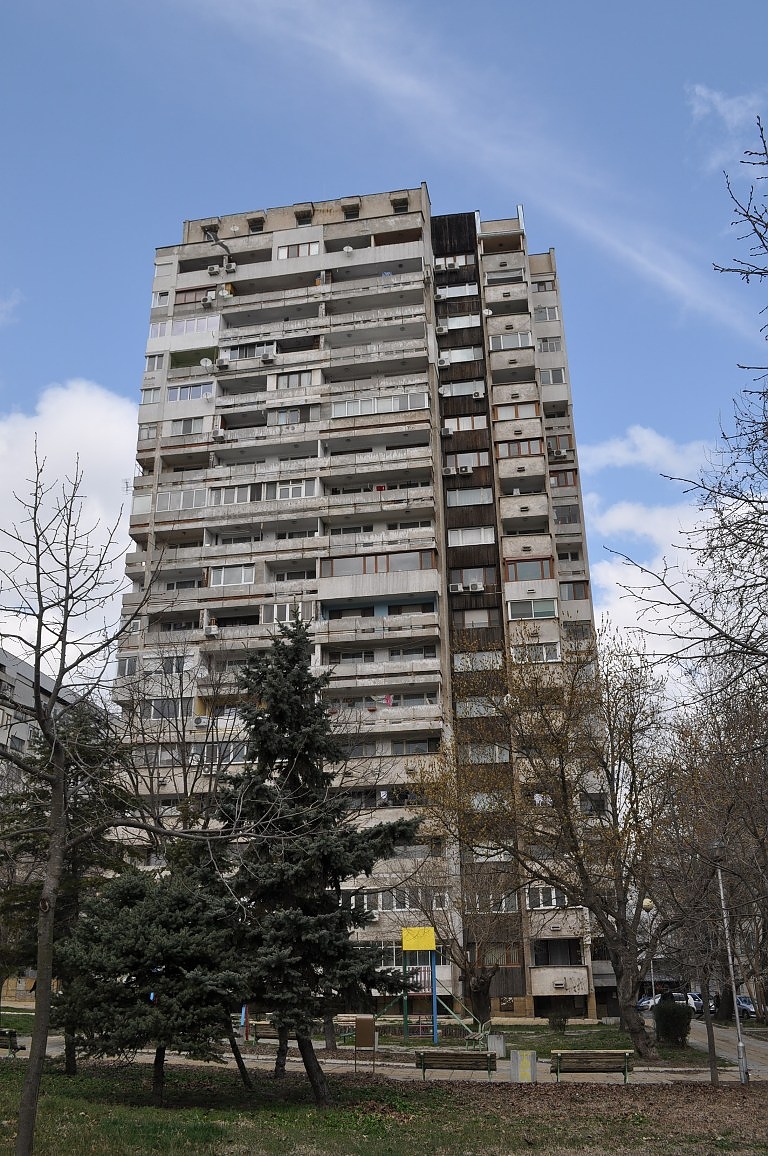 „Обличат” блок 2 в бургаския к-с “Лазур” в уникална морска визия