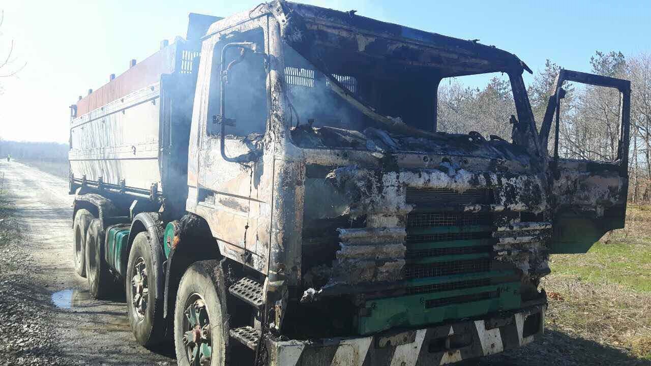 товарният автомобил, в който са били укрити чуждите граждани