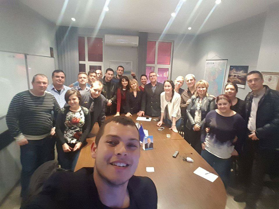 "Хората в Бургаска област отново доказаха, че искат да живеят в стабилна държава с развиващи се региони", казват от ГЕРБ.