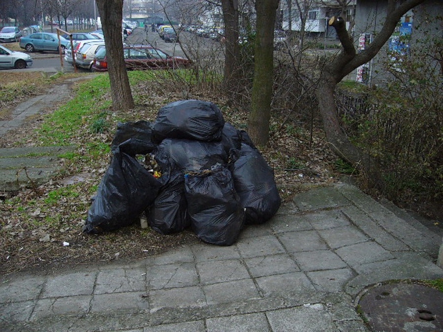 Пролетното почистване в Бургас продължава! Само за две седмици са събрани над 1000 куб. м. отпадъци