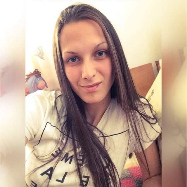 Това е студентката Ивелина, която е организатор на кампанията в региона. 
