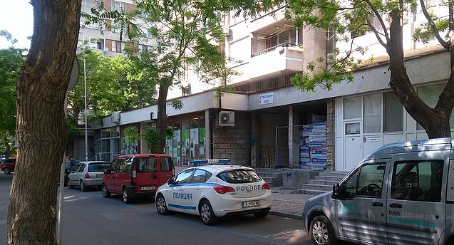 Строителен работник падна от 3 метра височина в центъра на Бургас, приет е в шокова зала