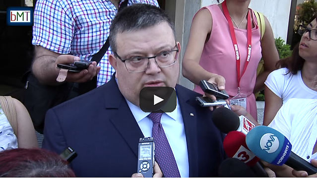 Сотир Цацаров за бияча на слепи туристи в Несебър: Можеш да биеш с глаукома, ама не можеш да лежиш в ареста!? (ВИДЕО)