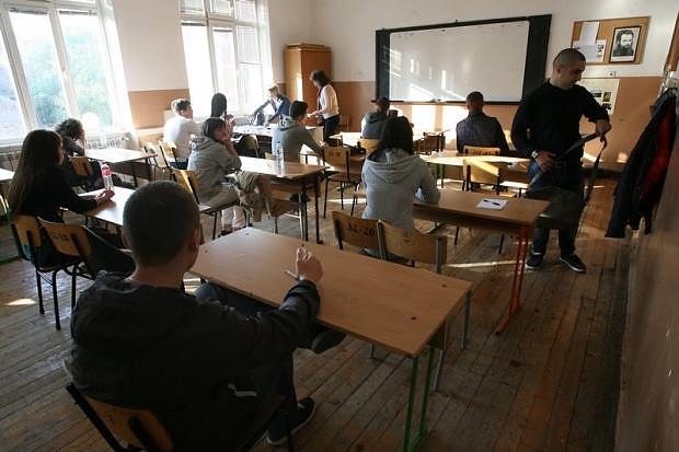 Удължават учебната година на учениците, ще има ли и по-дълги ваканции?