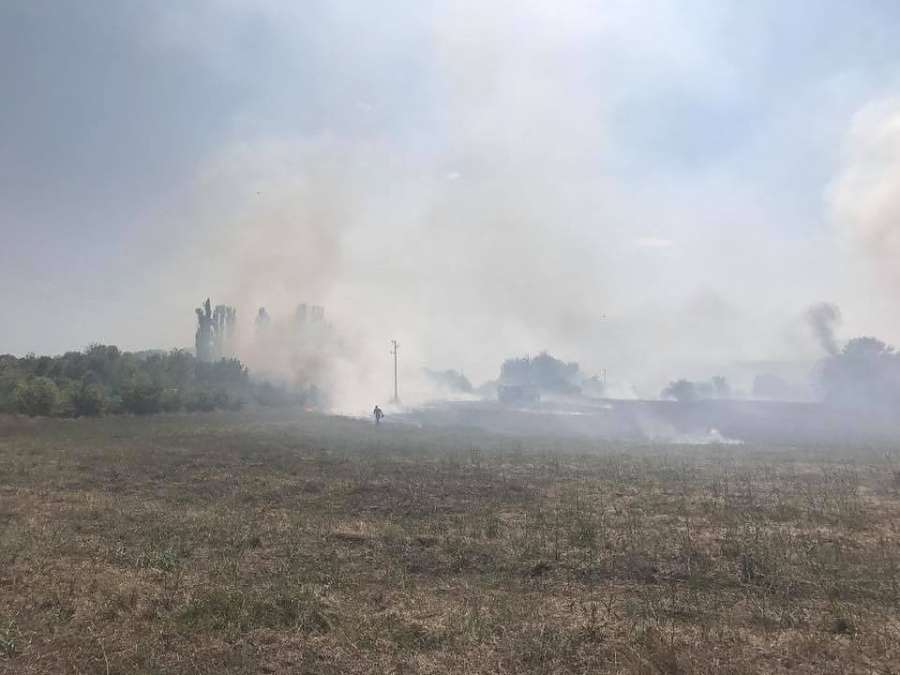 Извънредно! Ужасът край Изворище се повтаря, вятърът отново разпали пожара