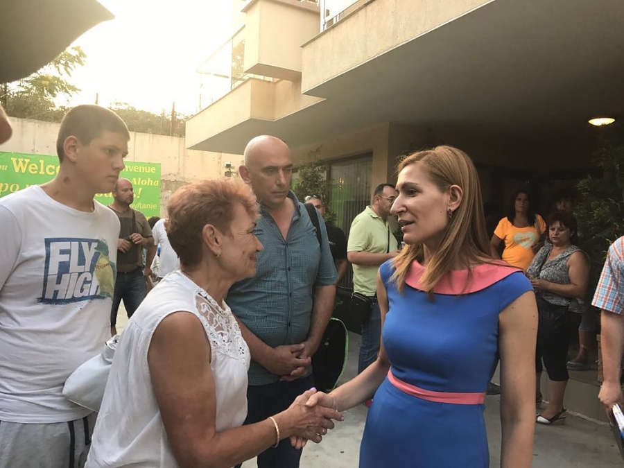 Туристи в Черноморец бяха заплашени да останат без подслон, наложи се намесата на министър Ангелкова
