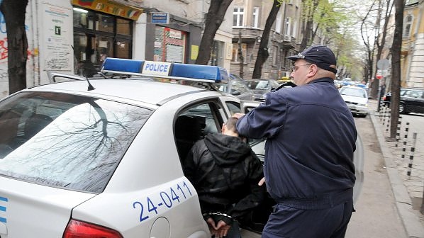 Непълнолетният джебчия Зинел от Поморие отново заловен от полицията, крадял чантите на туристите