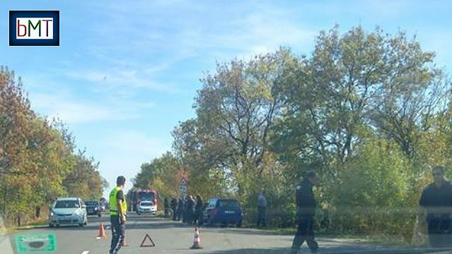 Трагична смърт в Бургаско! Млад мъж изхвърча от купето на автомобила си, след което беше премазан от ТИР