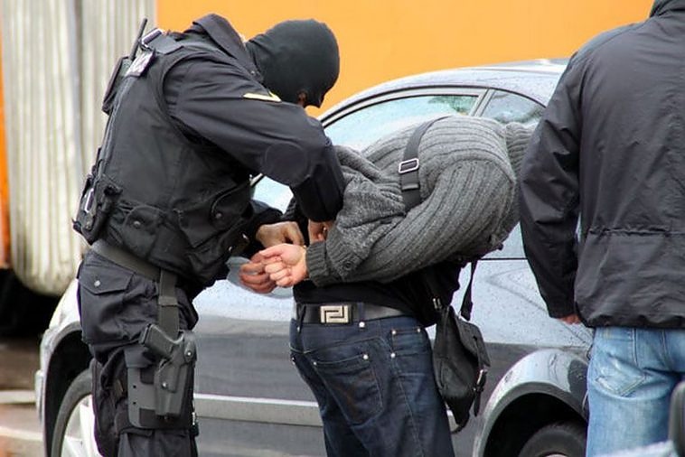 Първо в bMT! Удар на бургаската полиция: Задържаха 29-годишен мъж с пет вида наркотици в \
