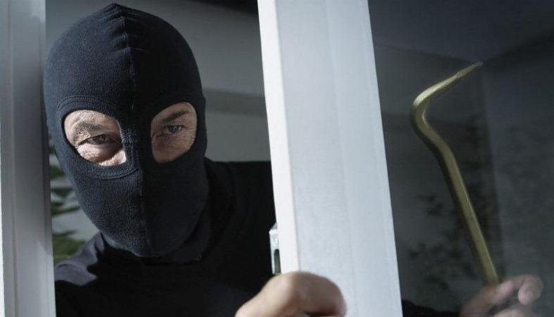Бургазлии могат да си отдъхнат: Полицията залови опасен крадец, обвинен в три престъпления