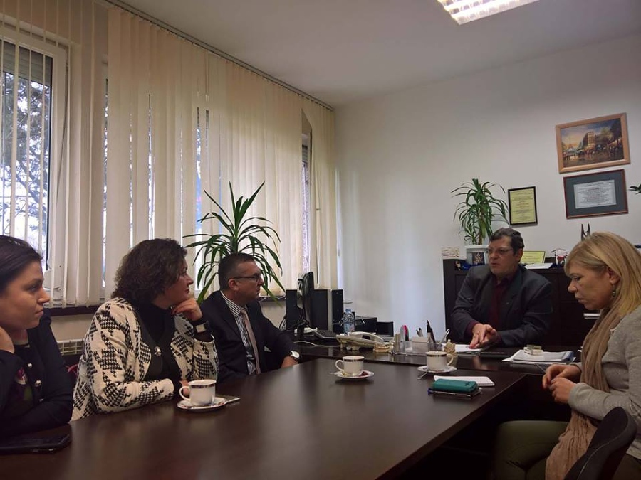 Депутати поискаха ограничаване достъпа на погребалните агенти до бургаската болница