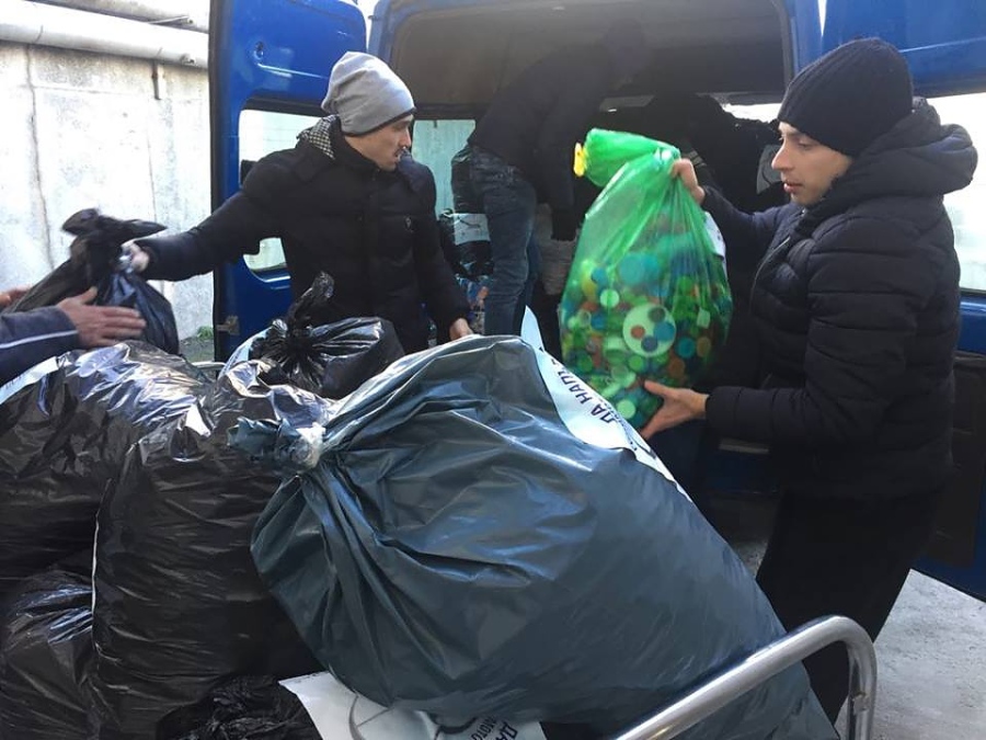Близо 700 кг капачки от „Голямото сърце“ са предадени в УМБАЛ-Бургас