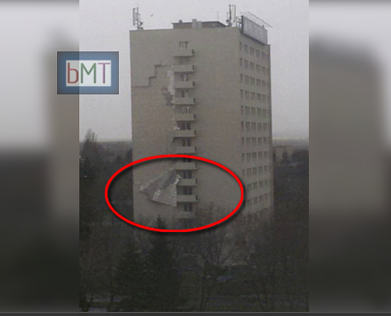 Силният вятър нанесе поражения и в Бургас! Изкърти се изолация на общежитие на Университет \