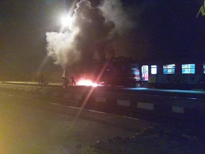 Извънредно! Отново огнен ад във влака София-Бургас, две пожарни гасят пламъците!