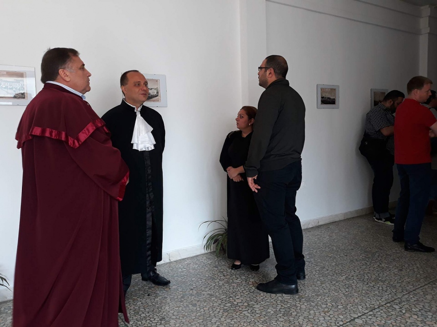 Майката на 11-годишната Никол от Бургас се изправя очи в очи с убиеца на дъщеря си, делото започва с мълчалив протест (СНИМКИ)