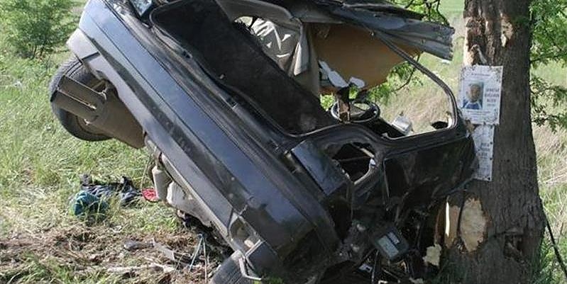 Възрастен мъж загина на място след зверски удар в дърво по пътя от Бургас с. Маринка