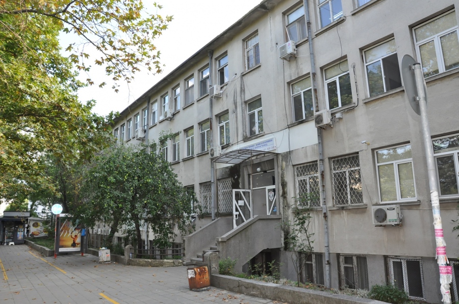 Санират бившата Трета поликлиника, има шанс и ДКЦ I в ж.к. \