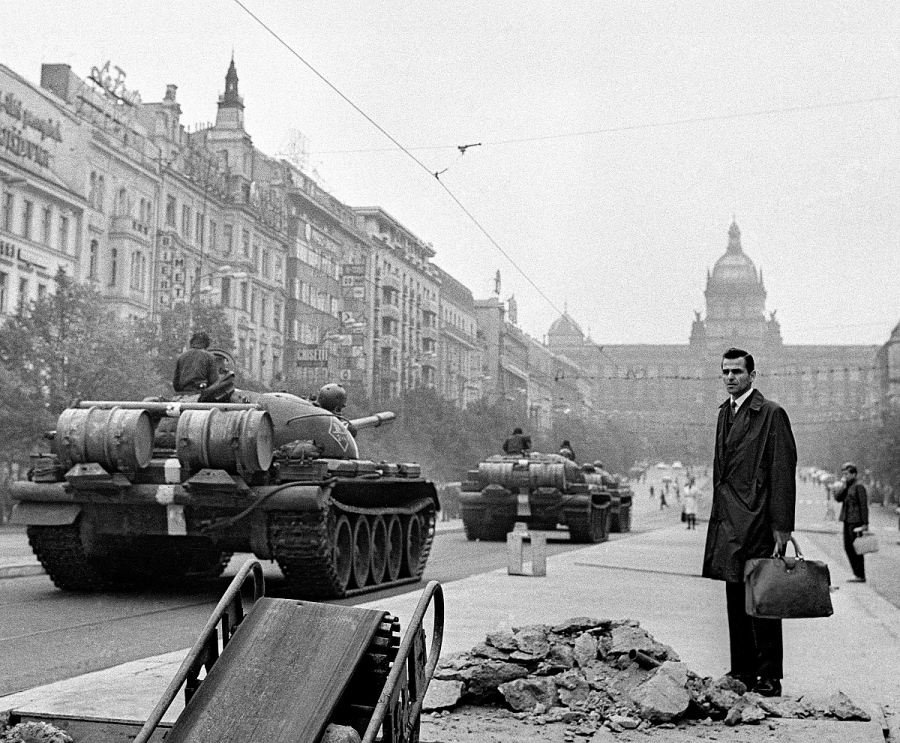 Фотоизложба връща спомена за Пражката пролет от 1968 г.