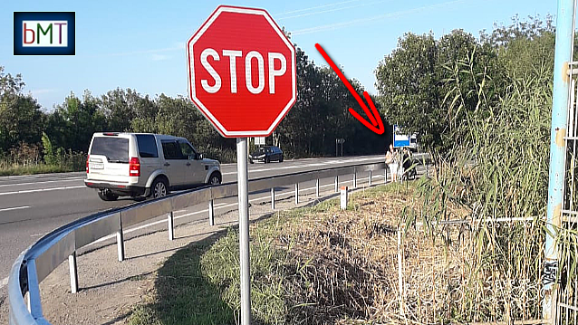 Жителите на Атия гневни: Направи се нова пасарелка, а спирката е все по-опасна за учениците!