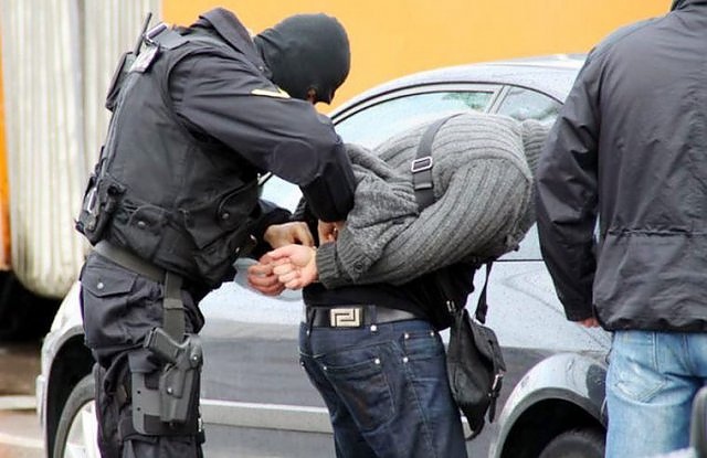 Бургаската полиция сгащи наркодилъра Цветомир с три вида наркотици пред блок в ж.к. \