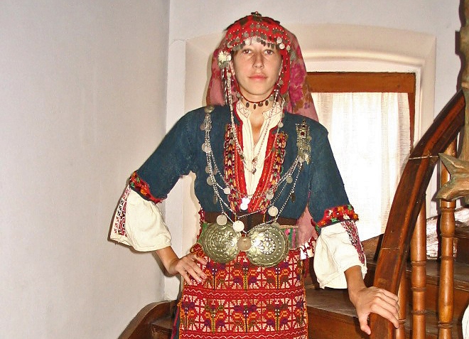 На какво казваме „Диван чапраз”, чуйте отговора от бургаски етнограф тази събота