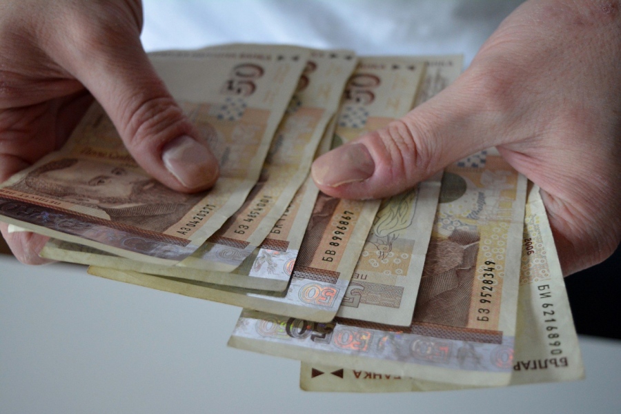Вдигат минималната работа заплата у нас , вижте с колко