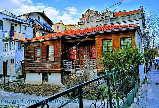 Единствената дървена къща в Бургас пази спомен за силата на лобовта