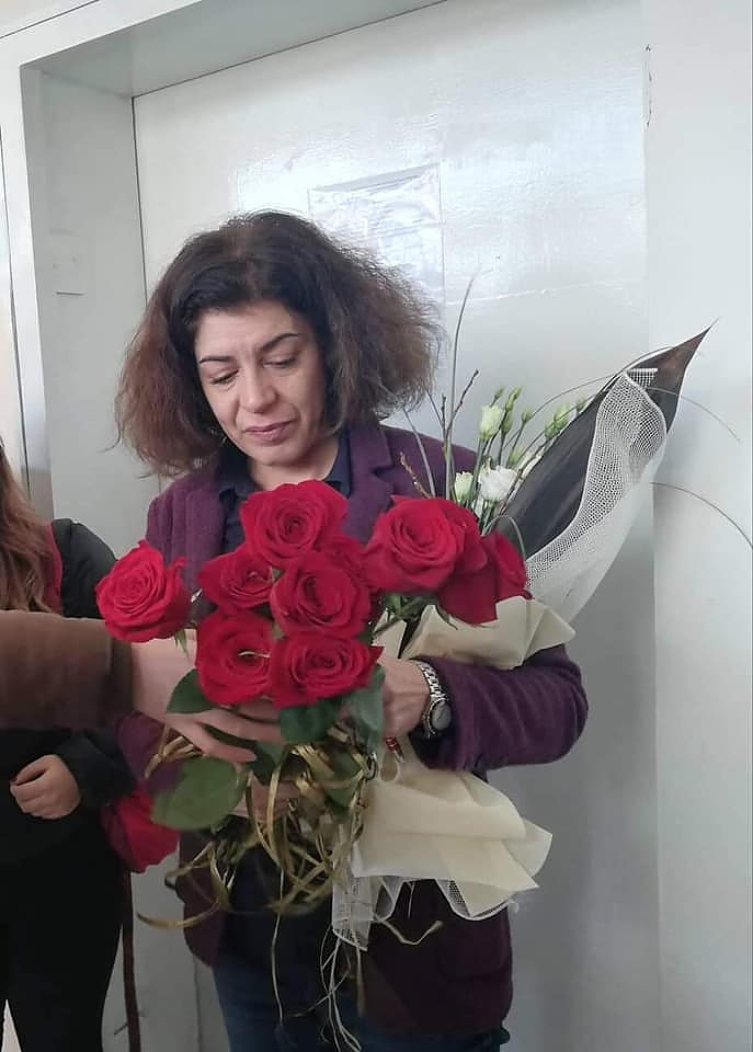 Гимназисти от ПГТ изпратиха с благодарност и признание своя бивш директор Павлина Градишка ( СНИМКИ )