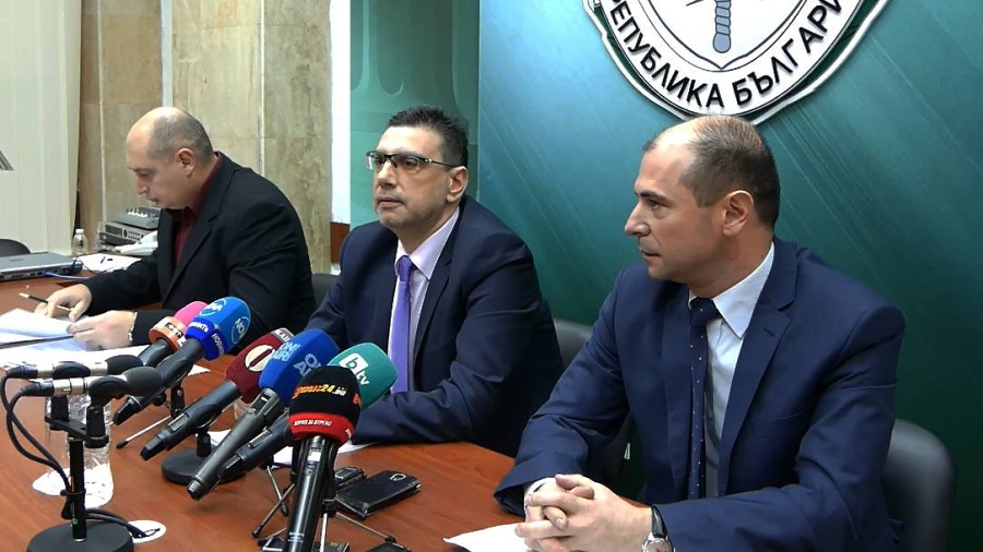 Обирджиите, заради които Бургас бе под полицейска блокада, обезвреждали аларми, рязали каси и разбивали стени