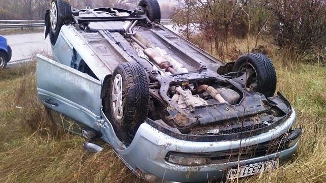 Ужас на пътя! Автомобил с 4 пътници се е преобърнал между Видин и Монтана