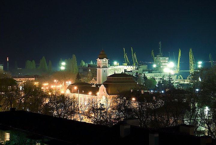 Земетресение вдигна от масата бургазлии по време на вечеря!