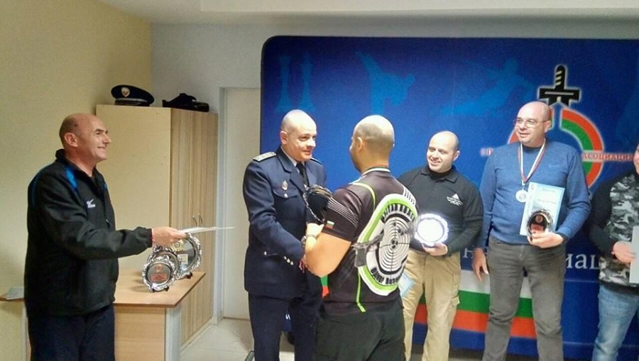 Ето кои са най-добрите стрелци сред бургаските полицаи, престъпници пазете се!