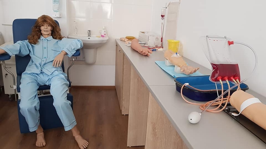 Само в bMT! Ето как изглежда отвътре супермодерният медицински факултет в Бургас (СНИМКИ)