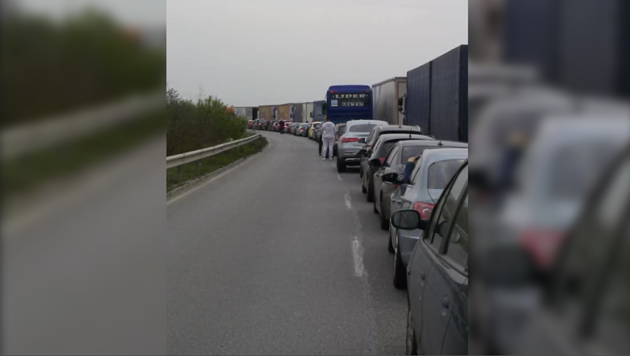 Жестоки задръствания на границата с Турция, с часове бургазлии не могат минат ГКПП „Малко Търново“