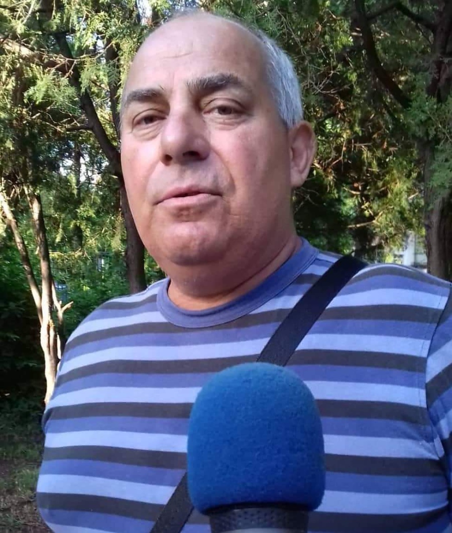 В Бургас изборният ден започна, секциите посрещат първите гласоподаватели (СНИМКИ)