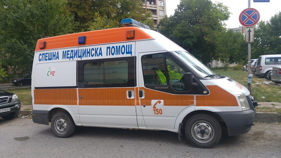 Извънредно! Възрастна жена издъхна на автобусна спирка в бургаския ж.к. \