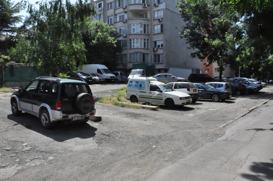 Добра новина! Изграждат нови четири паркинга в бургаския ж.к. „Възраждане“, ето къде!