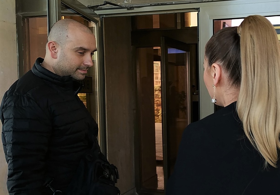 Шофьорът на фолкпевицата Деси Слава отърва затвора, получи условна присъда за убийство на пътя