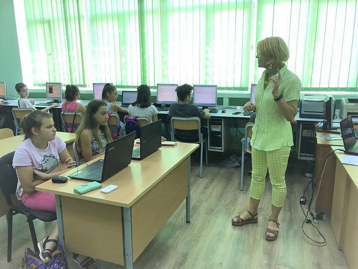 В понеделник стартира четвъртата Лятна IT академия