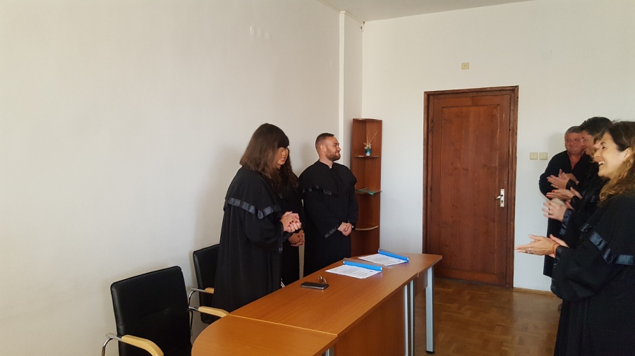 Ето ги най-младите съдии на Бургас, положиха клетва в Окръжния съд