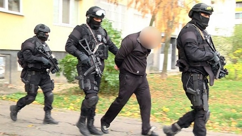 Рекорден удар на бургаската полиция, заловиха над 90 кг опасен наркотик!