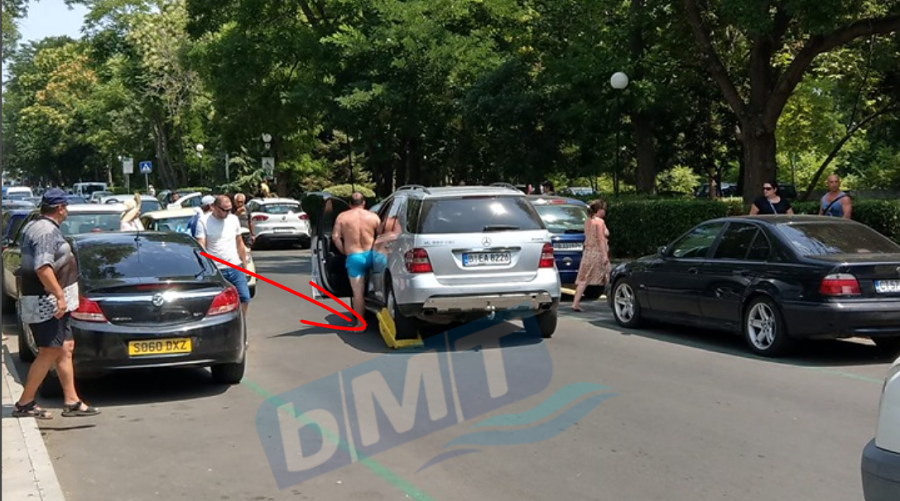 Пълен абсурд! Нагъл турист подкара колата си със скоба, образува зверско задръстване в Морската градина