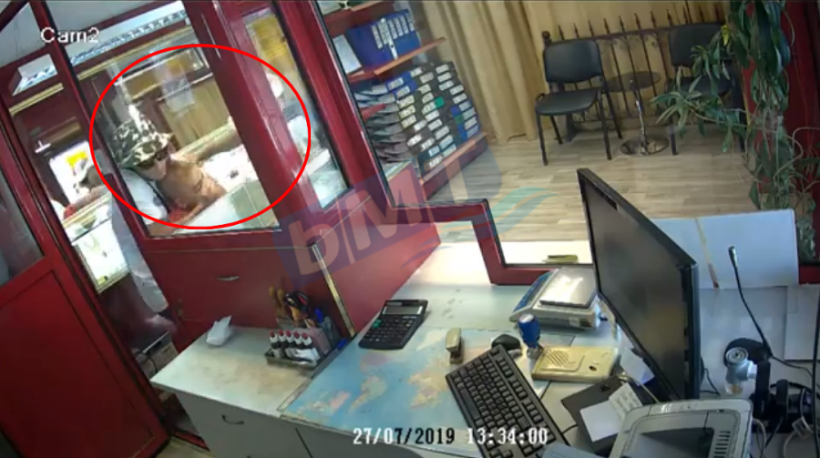 Появи се видео от зрелищния обир на заложна къща в \