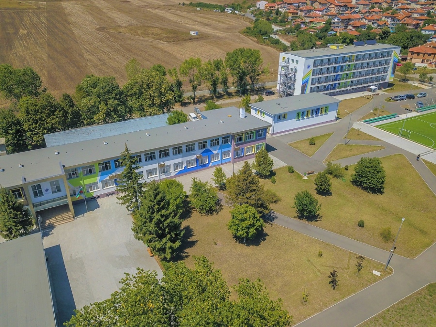 Модерната ИТ гимназия в Бургас стартира новата учебна година с иновативна платформа, свързваща учениците с бизнеса