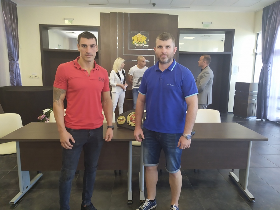 Топ кикбоксьорът Атанас Божилов: Ще се боря шампионският пояс да остане в Бургас