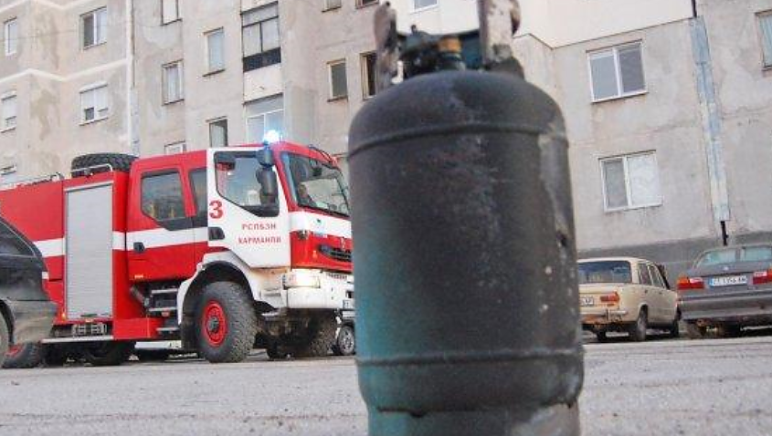 Жесток инцидент в Айтос! Възрастен мъж е с тежки изгаряния след взрив на газова бутилка