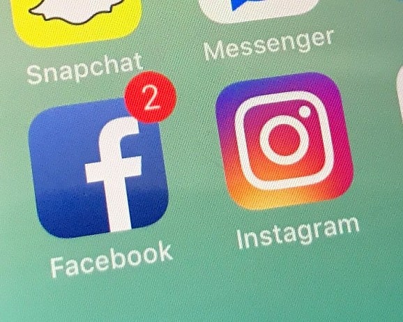 Приложението Instagram спира брояча на харесванията, за да намали конкуренцията