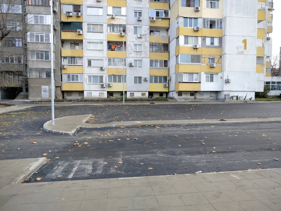 Добра новина за шофьорите! Изградиха нов паркинг с 50 места в ж.к. „Братя Миладинови“