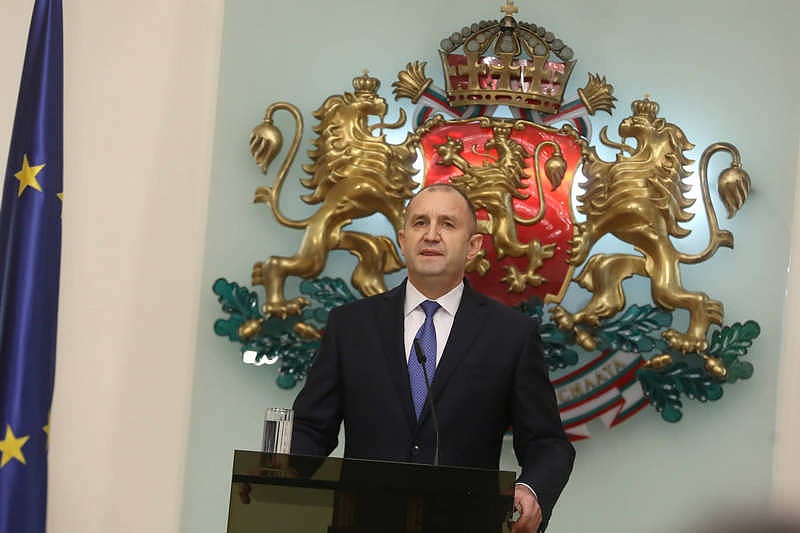 Президентът Румен Радев: Снемам доверието си от правителството
