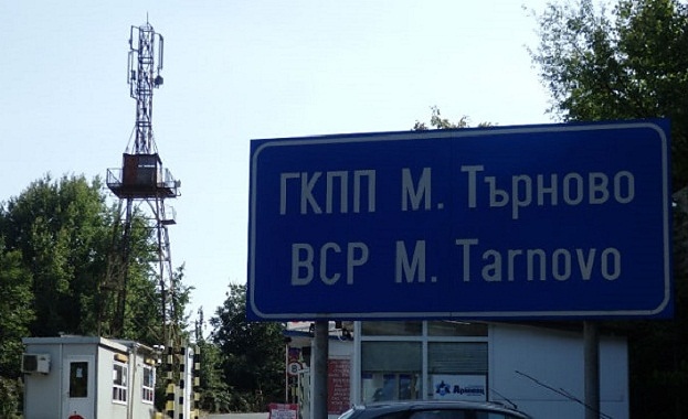 Границата край Малко Търново е блокирана, образува се километрична опашка